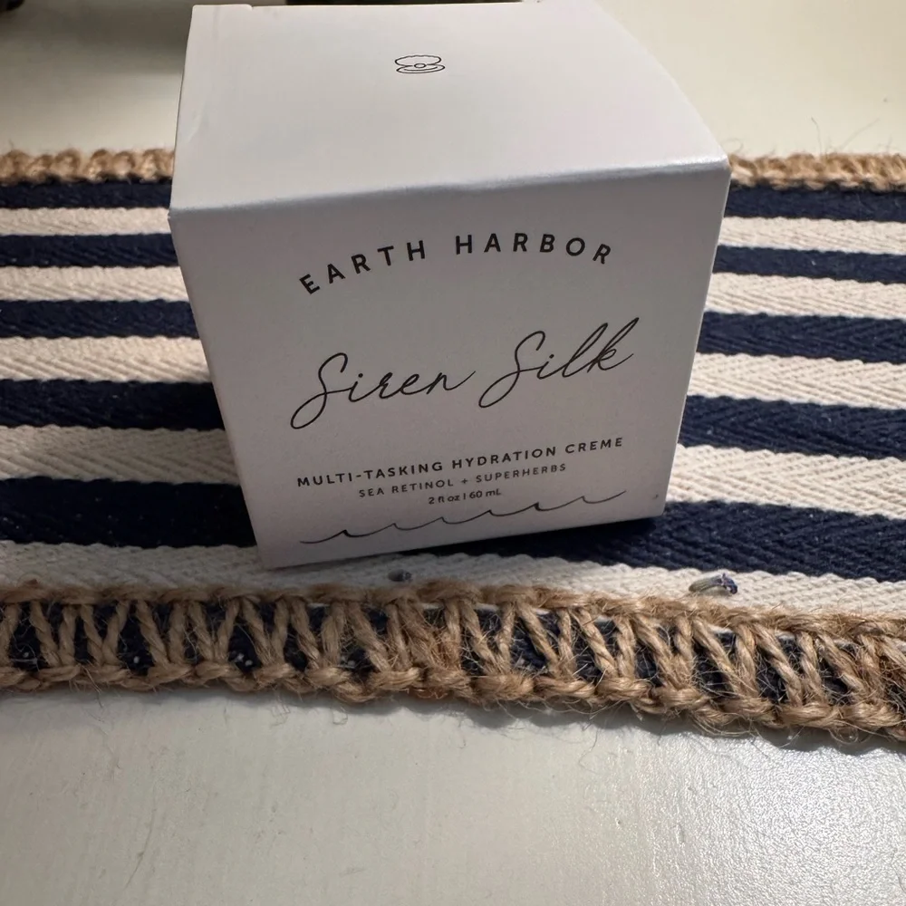 Earth Harbor Siren Silk Multi-Tasking Hydration Creme